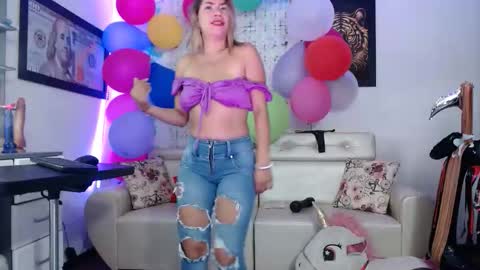 Snapshot of hot_sexy_bunny chatting on October 16, 1:47 pm hot sexy bunny online show from October 16, 1:47 pm