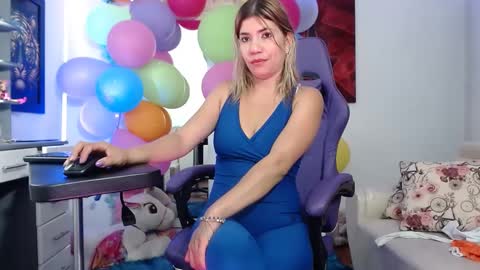 Snapshot of hot_sexy_bunny chatting on September 23, 2:04 pm hot sexy bunny online show from September 23, 2:04 pm