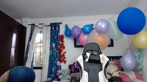 Snapshot of hot_sexy_bunny chatting on February 1, 12:37 pm hot sexy bunny online show from February 1, 12:37 pm
