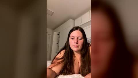 hotchichi93 online show from April 14, 2:00 am
