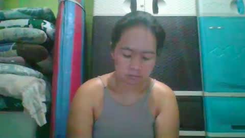 hotchicks4uxx online show from February 13, 11:58 pm