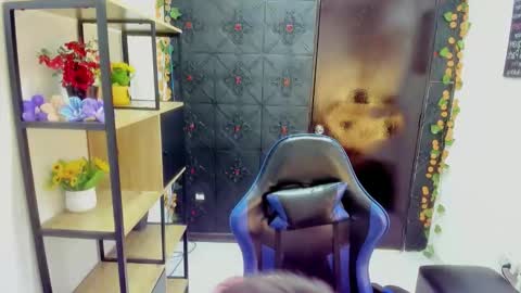 hannah online show from May 1, 2:37 am