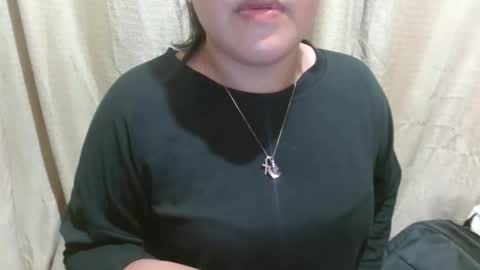 hotiemorenagurl18 online show from September 16, 6:21 am