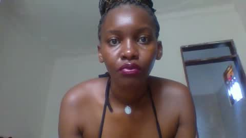 hotieoliebony online show from May 2, 7:55 am