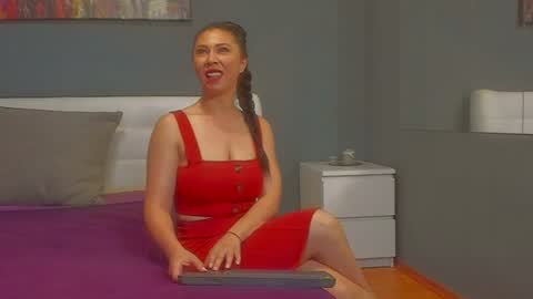Jennyfer online show from June 18, 4:56 pm