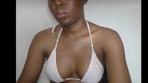 hotjessie0 online show from March 7, 7:04 am