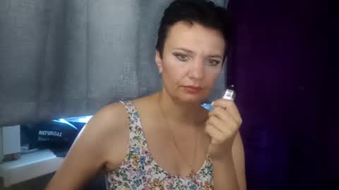 hotmamaqueen234 online show from August 3, 7:45 am
