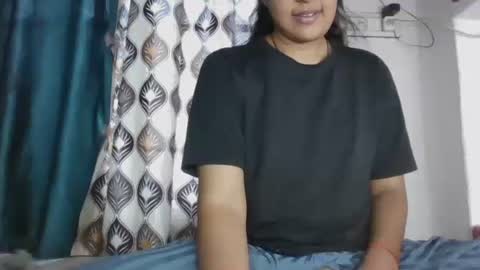 lola online show from October 27, 6:31 am