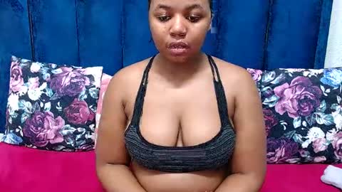 hotsmalltitsx online show from July 16, 6:56 pm