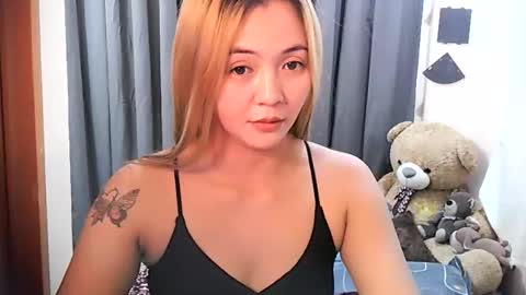 HottieChloe online show from April 11, 7:45 am