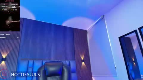 Juls online show from July 28, 8:52 pm