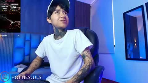 Juls online show from July 28, 7:39 pm