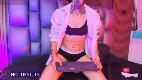 Juls online show from June 24, 7:13 pm