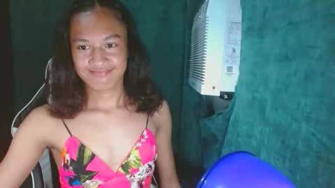 hottiest_luna online show from May 14, 5:46 am