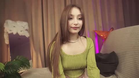 hottpeachh online show from November 4, 5:18 pm