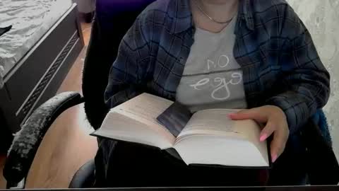 hotty_mary online show from May 9, 8:38 am