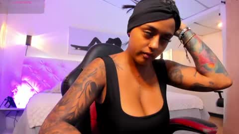    online show from August 6, 1:51 pm