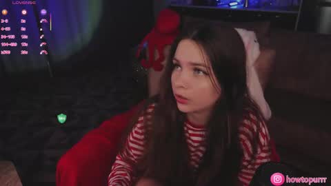 Mia online show from March 18, 5:29 pm