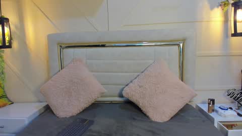 Snapshot of huddah_cam chatting on January 28, 11:38 am huddah online show from January 28, 11:38 am