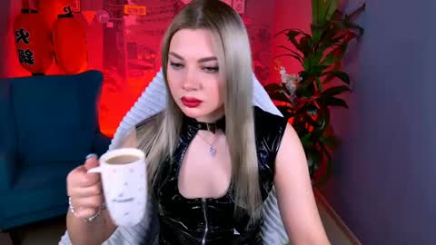 hyileyclark online show from June 7, 5:14 am