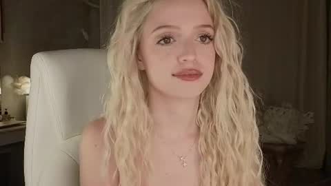 Joselle online show from August 6, 10:39 pm