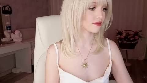 Joselle online show from February 10, 1:08 am