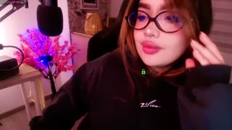 Ari online show from August 8, 1:02 am