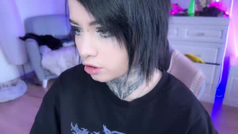 Snapshot of i_died_again chatting on January 19, 10:28 am Asya online show from January 19, 10:28 am