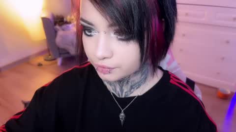 Snapshot of i_died_again chatting on December 21, 11:44 am Asya online show from December 21, 11:44 am