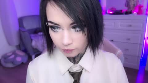 Snapshot of i_died_again chatting on February 10, 12:29 pm Asya online show from February 10, 12:29 pm