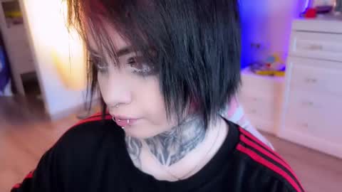 Snapshot of i_died_again chatting on December 11, 11:08 am Asya online show from December 11, 11:08 am