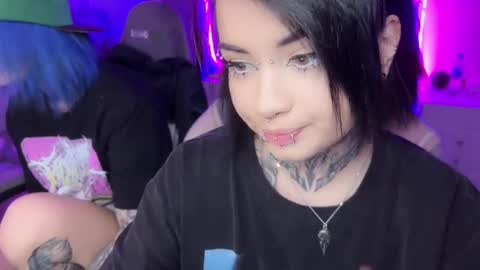Snapshot of i_died_again chatting on February 14, 3:05 pm Asya online show from February 14, 3:05 pm