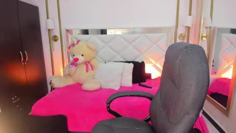 Kristi online show from March 12, 9:28 pm