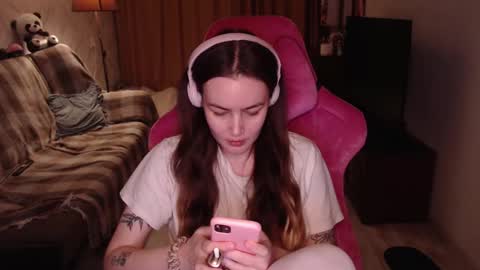 Snapshot of i_love_icecream chatting on December 27, 2:12 pm elisabeth online show from December 27, 2:12 pm
