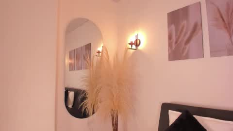   online show from March 19, 11:58 am