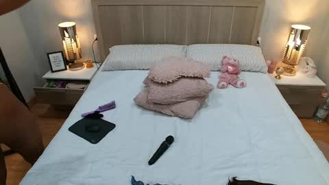 Crystal online show from December 11, 7:03 pm