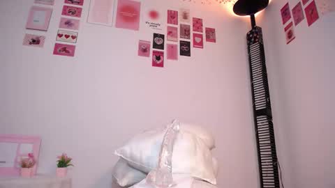 Camila online show from March 7, 3:35 am