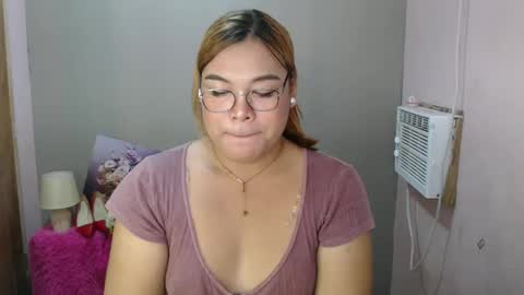 Snapshot of iana_whorexxx chatting on December 15, 5:13 am iana online show from December 15, 5:13 am