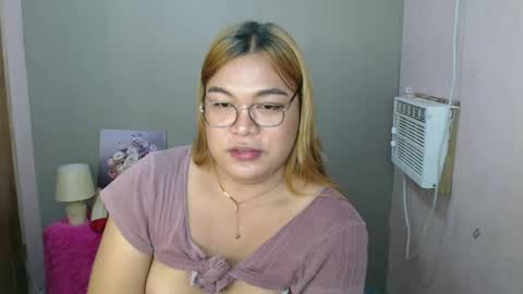 Snapshot of iana_whorexxx chatting on December 14, 7:03 pm iana online show from December 14, 7:03 pm