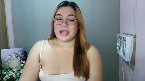 Snapshot of iana_whorexxx chatting on February 6, 8:50 am iana online show from February 6, 8:50 am