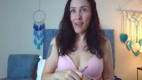 Iberian Moon online show from November 10, 6:25 pm