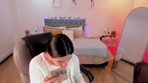 Icy online show from July 12, 12:06 pm