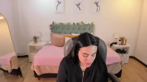 Icy online show from July 18, 11:57 am