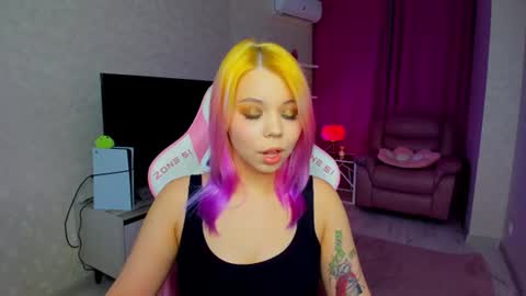 Roxy online show from June 17, 5:25 pm
