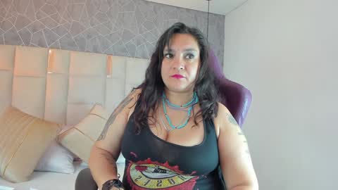 Alaya online show from February 5, 8:35 pm