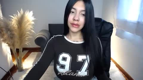 Alyn online show from December 14, 3:07 pm