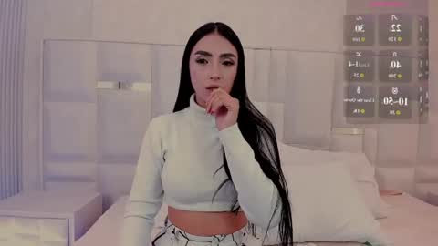 im_isabella1 online show from July 27, 12:07 am