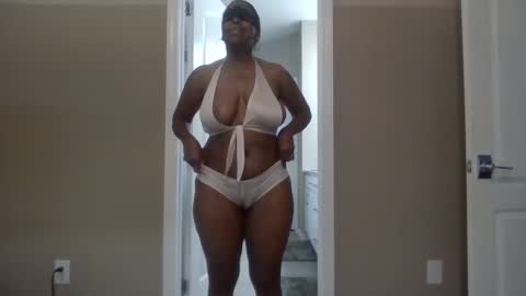 weet exy Cougar online show from December 19, 4:10 pm