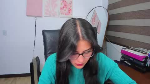 Mia online show from August 5, 12:17 am