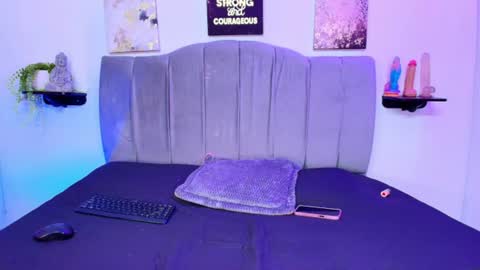 im_riley_ online show from June 13, 7:33 pm